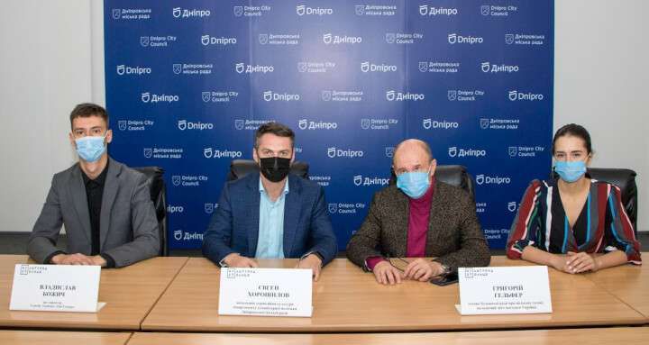 Гумор виводять із тіні